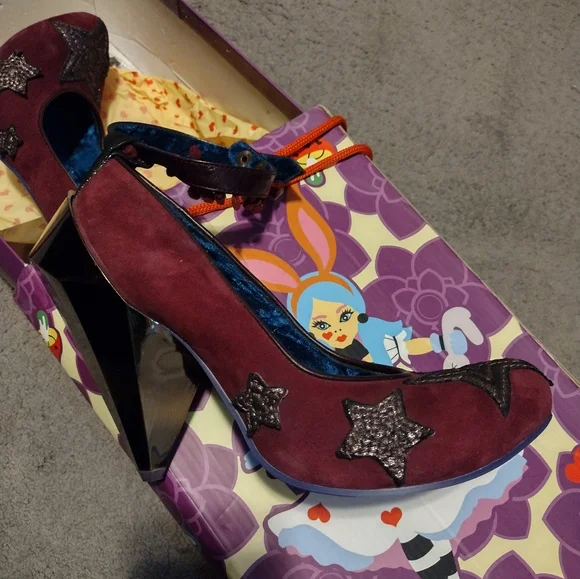 Irregular Choice Burgundy Heels with Silver Stars - Picture 4 of 11